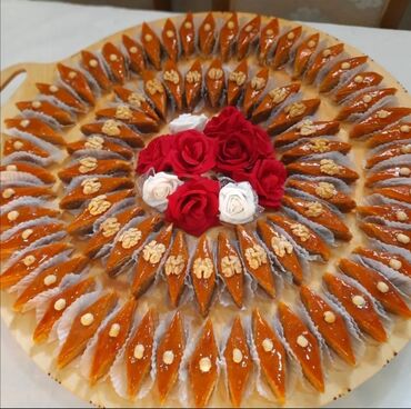 Ləpələr: Soyulmuş qoz ləpəsi. 10 kq karobkada. Toptan satış qiymətə və ünvana — 11