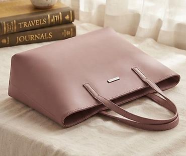 prada obuca: Elegantna ženska tote torba u puder‑ružičastoj boji. - Materijal — 1