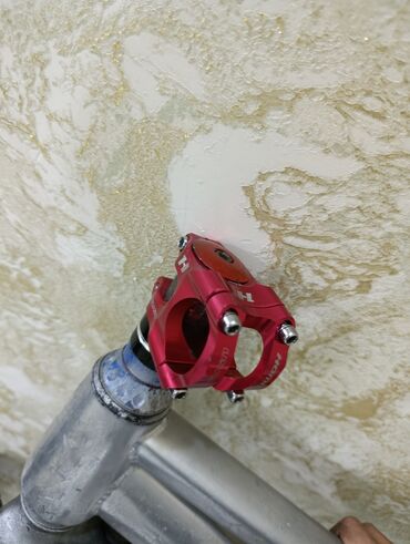 Velosiped ehtiyyat hissələri: Velosiped üçün ehtiyat hissələri və alətlər dəsti Tərkib: - — 8