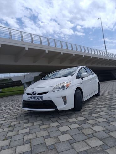 Toyota: Toyota Prius: 1.8 l | 2013 il Hetçbek — 15