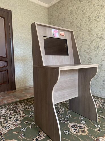 новая мебель: Компьютерный Стол, цвет - Серый, Новый