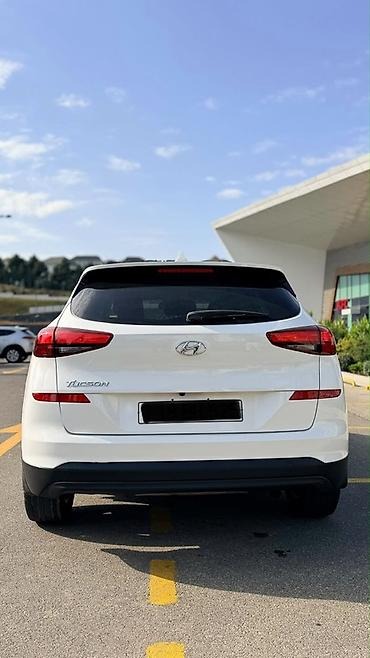 hyundai zapchast: Maşın ideal vəziyyətdədi. Karobka, mator sakit işləyir, sürətlər — 9