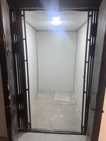 Sex, zavod və fabriklər: İstehsal üçün, Anbar və müxtəlif təyinatlı istifadələr üçün 637 Kv.m — 8