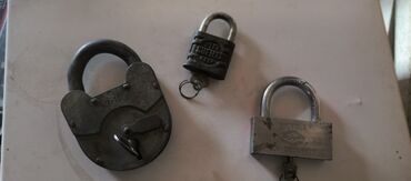 Другие товары для дома и сада: Дверная фурнитура ( амбарные замки) все в рабочем состоянии
