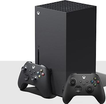 Игровая консоль Xbox Series X с двумя беспроводными геймпадами и