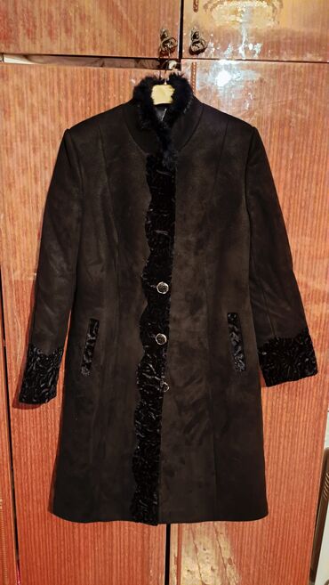 каролина валиант шубы в баку цены: Qara palto çox az geyinilib tezeden seçilmir 46 razmerdi