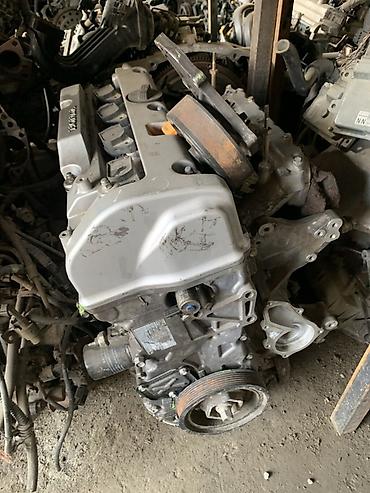 Двигатель Honda бензиновый, рядный 4-цилиндровый, алюминиевая ГБЦ с