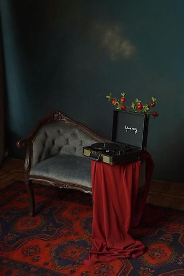 retro gramofon: Kompakt kökçə formalı vinil pleyerlər – retro dizaynlı, portativ və — 1