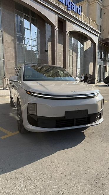 Lixiang: Lixiang L6: 2024 г., 1.5 л, Автомат, Гибрид, Внедорожник — 2