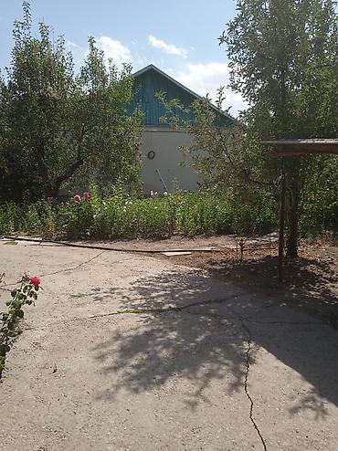 Продажа коттеджей и домов: Продаётся коттедж с большим ограждённым двором и хозяйственными — 4