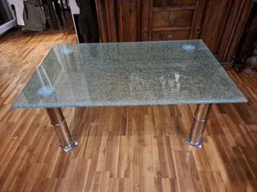 Stilski klub stolovi: Klub sto sa staklenom troslojnom plocom debljine 15mm. Sto je tezak — 4