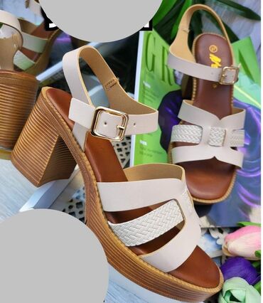 bele ravne sandale: Sandals, Buffalo, 41