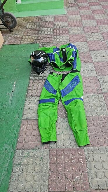 Квадроциклы: Original yaşıl və mavi rənglərdə olan bu motosiklet yarış kostyumu