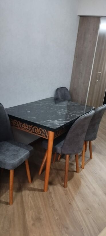 Masa və oturacaq dəstləri: Mətbəx üçün, Yeni, Açılan, Dördbucaq masa, 4 stul — 8