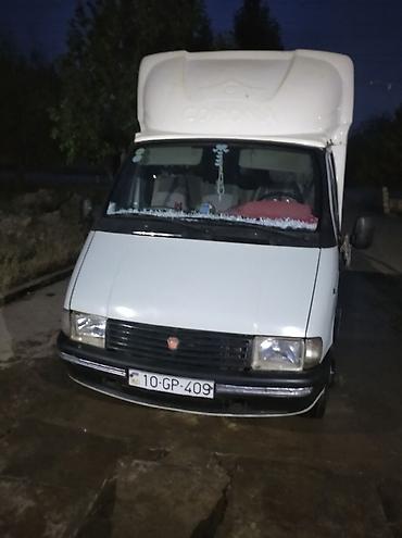 volkswagen transporter satilir: Yükdaşıma üçün orta ölçülü furqon tipli yük maşını. Xüsusiyyətlər: - — 2