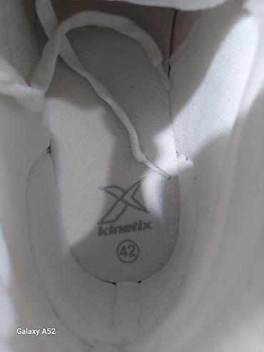 kinetix: Kinetix ağ rəngli uniseks idman ayaqqabısı (high-top) - Marka/model — 5
