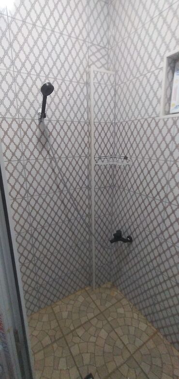 Uzunmüddətli kirayə evlər: 2 kv. m, 5 otaqlı, Artezian quyusu, Qaz, Kanalizasiya — 10