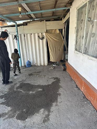 Продажа коттеджей и домов: Продаётся одноэтажный дом с просторным двором и хозяйственными — 3