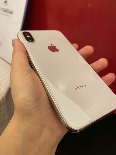 Apple iPhone: IPhone Xs, Б/у, 256 ГБ, Белый, Защитное стекло, Чехол, 66 %