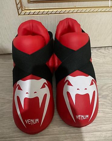 Перчатки: Комплект для таэквондо: перчатки Top Ten и шлем Everlast (красный — 5