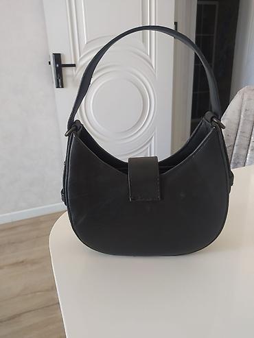 Çantalar: Qara qadın çantası – mini “shoulder bag” - Rəng: qara - Forması — 2