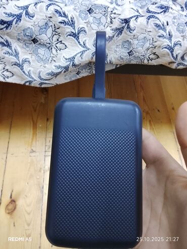 повор банк: Внешний аккумулятор (Power Bank) 20000 мА·ч с дисплеем и быстрой