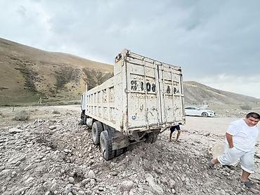 евро тонник: Самосвал HOWO 6x4 (трёхосный) - Компоновка: задняя двухскатная — 2