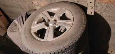 резина на ист: Колеса в сборе 235 / 65 / R 17, Зима, Б/у, Комплект, Литые, отверстий - 5