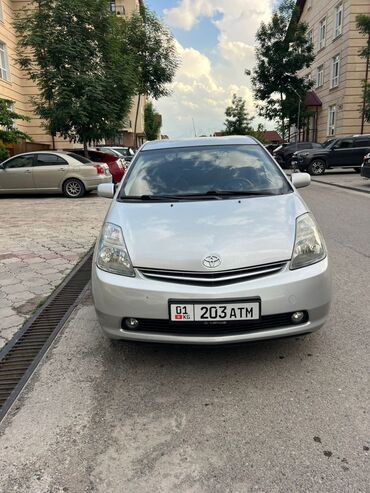 Toyota: Toyota Prius: 2006 г., 1.5 л, Вариатор, Гибрид, Хэтчбэк