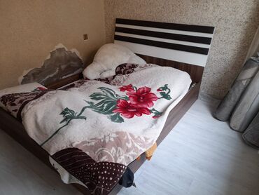 Masa və oturacaq dəstləri: Taxt 100 manata satılır. Matraslı.Ünvan Xırdalan.Ayla91