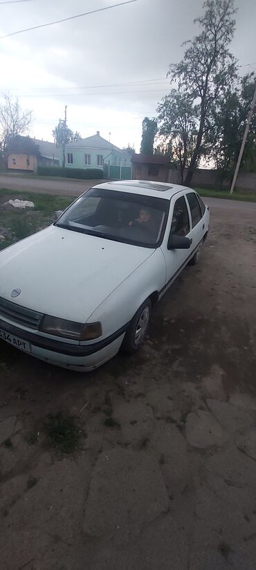 куплю авто в кредит: Opel Vectra: 1991 г., 1.6 л, Механика, Бензин, Хэтчбэк