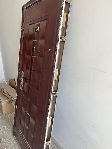 Seyf qapi 205/90sm
100azn qiymet sondur
Yasamal 7615 leli