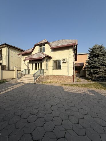 Долгосрочная аренда домов: 180 м², 8 комнат, Амбарная, Бассейн, Бронированные двери — 1