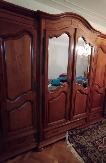 rumıniya mebel: Двуспальная кровать, Шкаф, Трюмо, 2 тумбы, Румыния, Б/у
