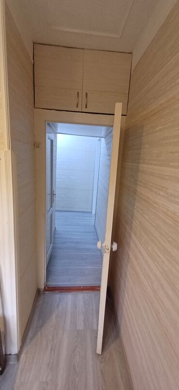 Köhnə tikili: Mənzilin təsviri - Plan: geniş zal, ayrıca yataq otağı, dəhliz və — 10