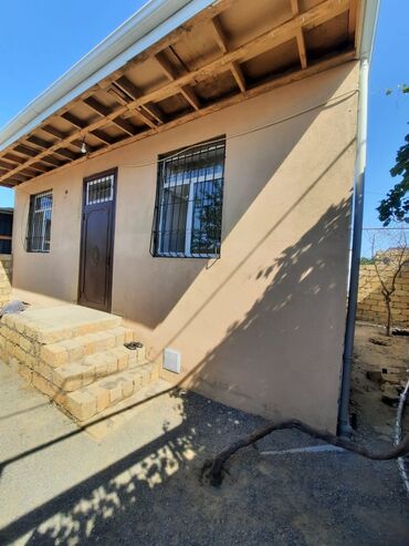 inqilabda satilan evler: 2 otaqlı, 65 kv. m, Yeni təmirli