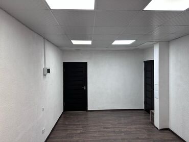 Офисы: Продаю Офис 47 м², С ремонтом, Без мебели, Административное здание, 1 этаж