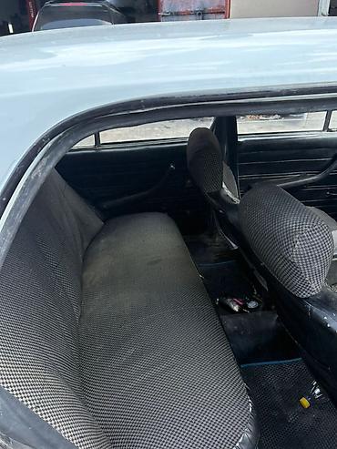 ручки ваз 2109: VAZ 2106 sedan – klassik ağ rəngli, 4 qapılı kuzov. Xüsusiyyətlər: - — 5