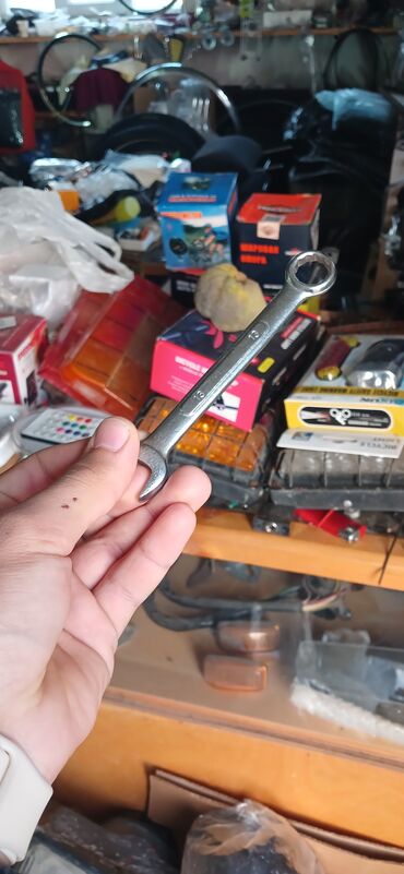 Velosiped ehtiyyat hissələri: Məhsul: Velosiped ehtiyat hissələri və aksesuarları Təsvir: - — 33