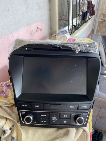 Maqnitofonlar: Avtomobil üçün multimedia/naviqasiya baş bloku - Böyük rəngli sensor