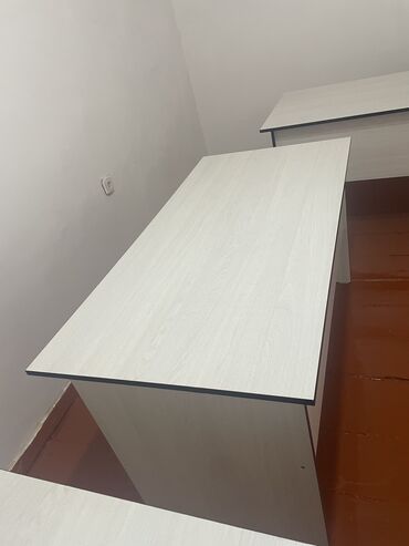 стол с вытяжкой: Офисный Стол, цвет - Белый, Новый