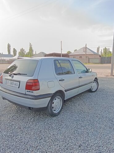 фургон машина: Срочно срочно Продаю Volkswagen Golf III 1.6 серебристого цвета