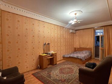 qubada kiraye evler ayliq 100 manata: 3 otaqlı, Yeni tikili, m. Neftçilər, 112 kv. m