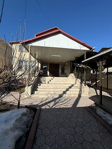 Продажа коттеджей и домов: Продается дом 350 кВ.м 4 сотки7 и более комнат 2 этаж мансарда : 3 — 7