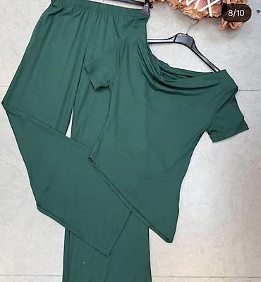 dsquared2 kacket: Komplet majica sa golim ramenima i siroke komotne pantalone na lastis — 9