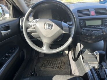купить запчасти на опель вектра б: Продается седан Honda Accord серебристого цвета. Автомобиль оснащен