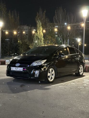 Toyota: Toyota Prius: 2011 г., 1.8 л, Вариатор, Гибрид, Седан