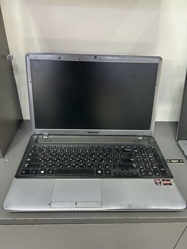 HP: Samsung noutbuk - Ekran: təxminən 15.6" geniş formatlı ekran -