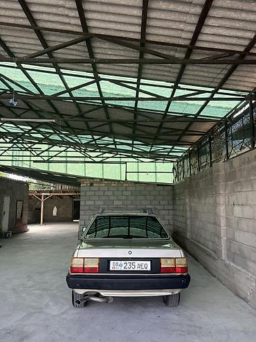 боз белер: Audi 80: 1985 г., 1.8 л, Кол менен иштөөчү, Бензин, Седан — 7