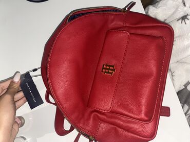 Handbags: Tommy Hilfiger mali ranac,potpuno nov sa etiketom,placen 150e